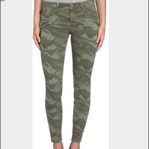 NWT Rock and Republic Camo skinny jeans